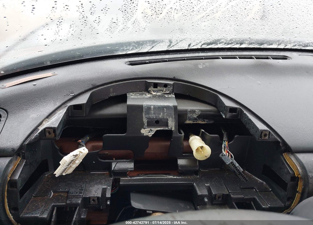 1991 MAZDA MX-5 MIATA VIN: JM1NA3513M1216057