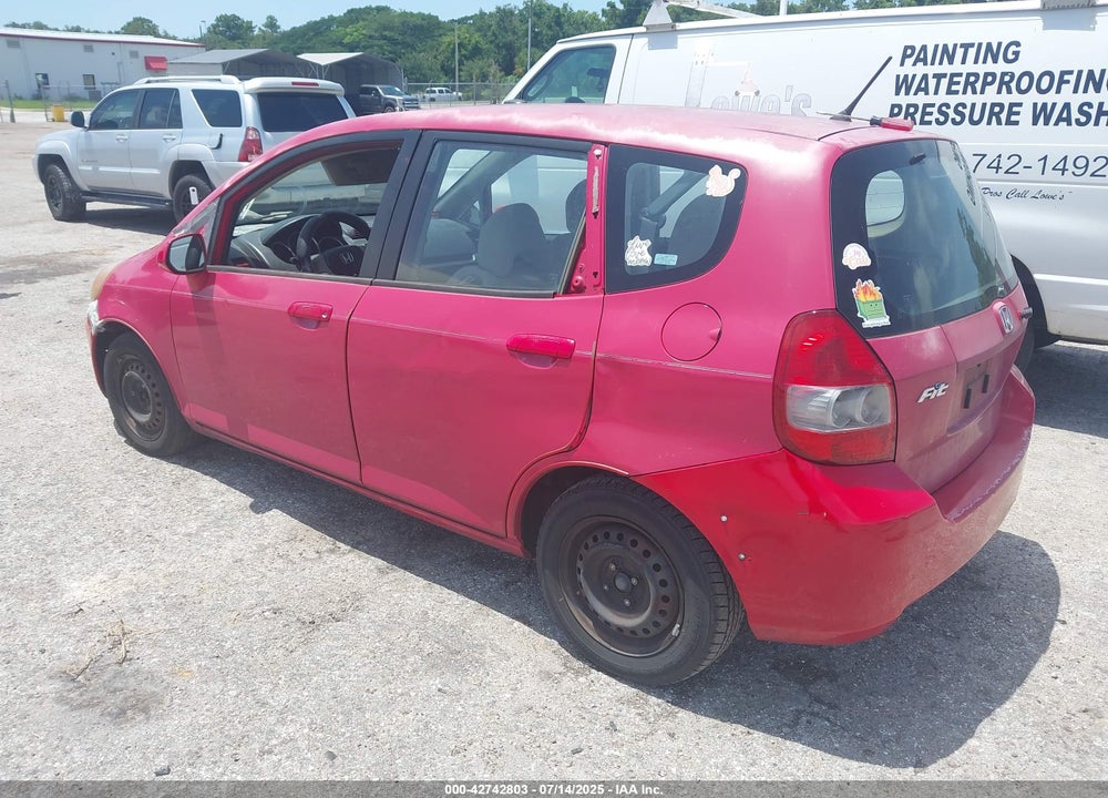 2007 HONDA FIT VIN: JHMGD38457S028109