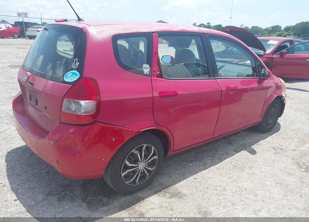 2007 HONDA FIT VIN: JHMGD38457S028109