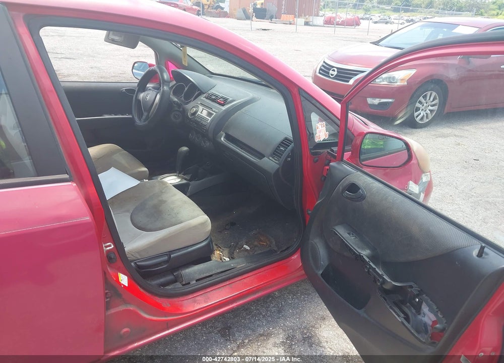 2007 HONDA FIT VIN: JHMGD38457S028109