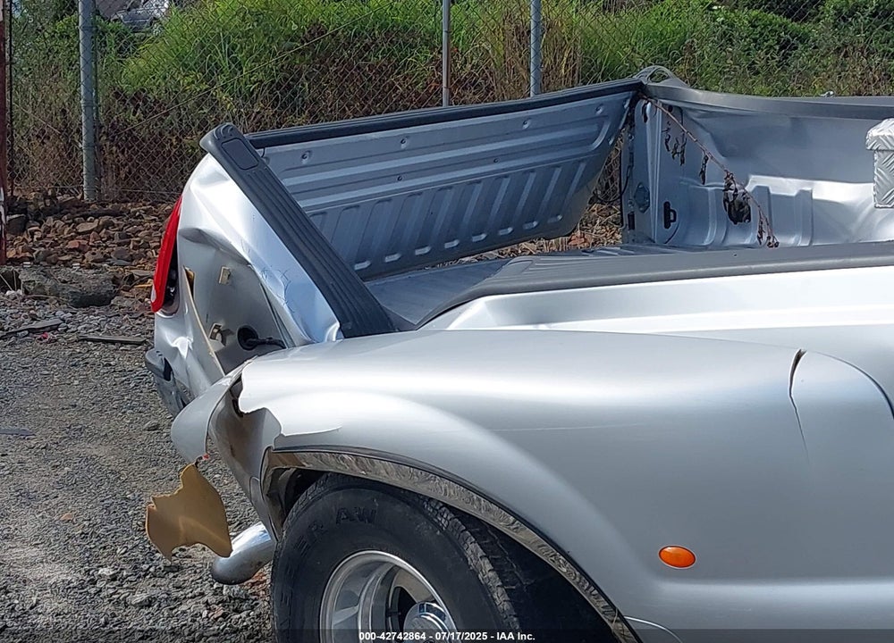 1999 FORD F-350 LARIAT/XL/XLT VIN: 1FTWF33F1XEA79024