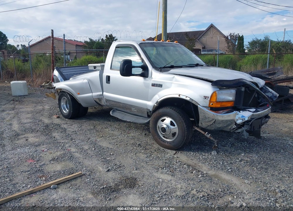 1999 FORD F-350 LARIAT/XL/XLT VIN: 1FTWF33F1XEA79024