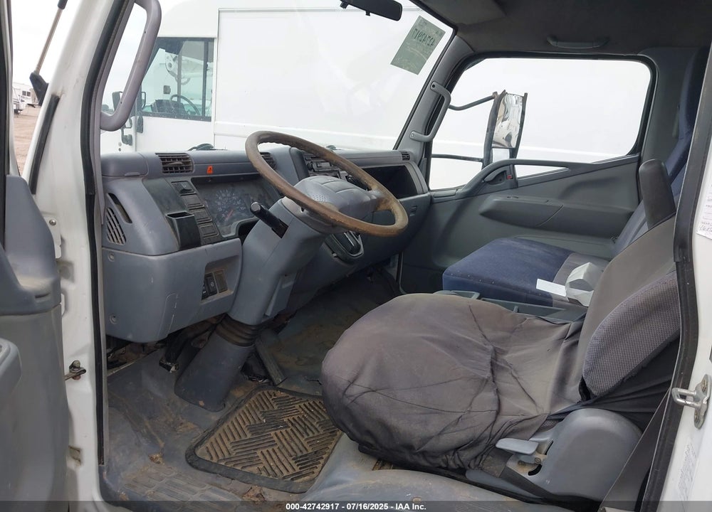 2005 MITSUBISHI FUSO TRUCK FE 84D VIN: JL6BBG1S75K005114