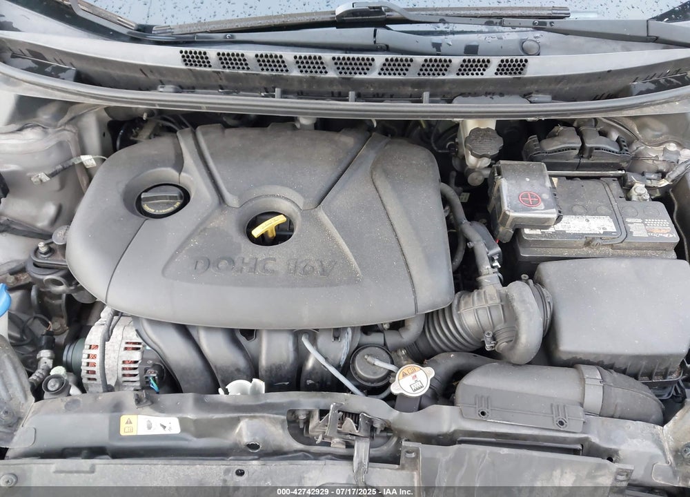 2014 HYUNDAI ELANTRA VIN: 5NPDH4AE9EH469514