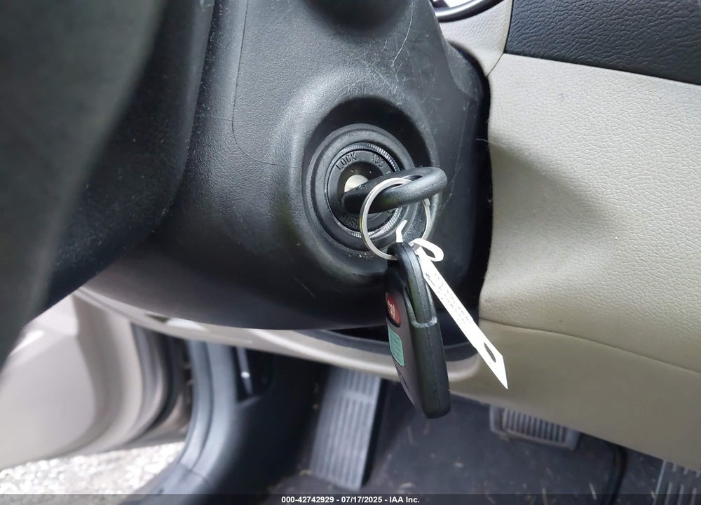 2014 HYUNDAI ELANTRA VIN: 5NPDH4AE9EH469514