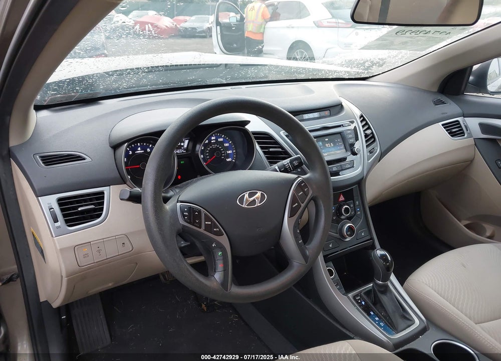 2014 HYUNDAI ELANTRA VIN: 5NPDH4AE9EH469514