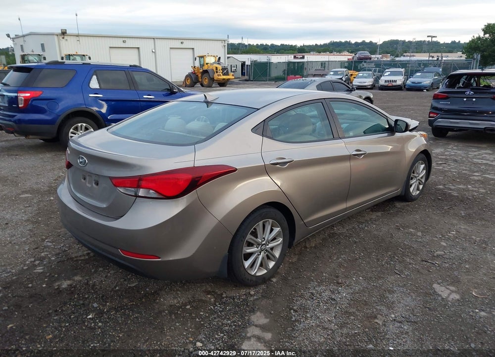 2014 HYUNDAI ELANTRA VIN: 5NPDH4AE9EH469514
