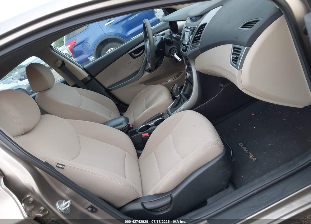 2014 HYUNDAI ELANTRA VIN: 5NPDH4AE9EH469514