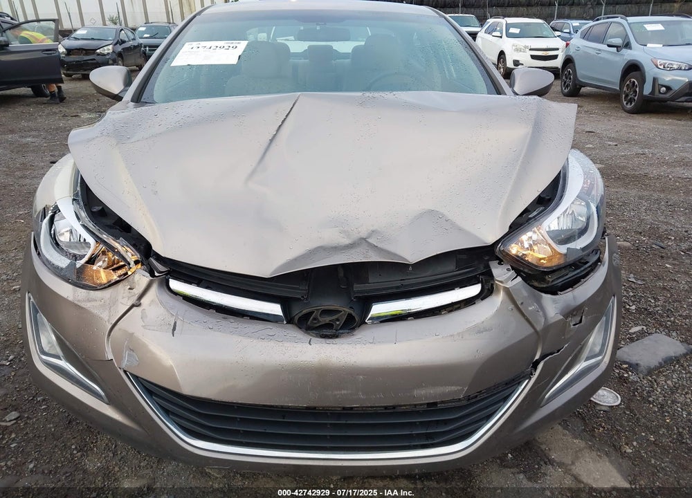 2014 HYUNDAI ELANTRA VIN: 5NPDH4AE9EH469514