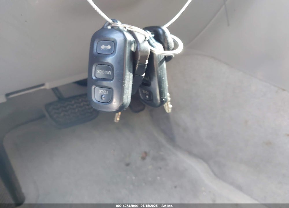 2002 TOYOTA AVALON XLS VIN: 4T1BF28B82U262073
