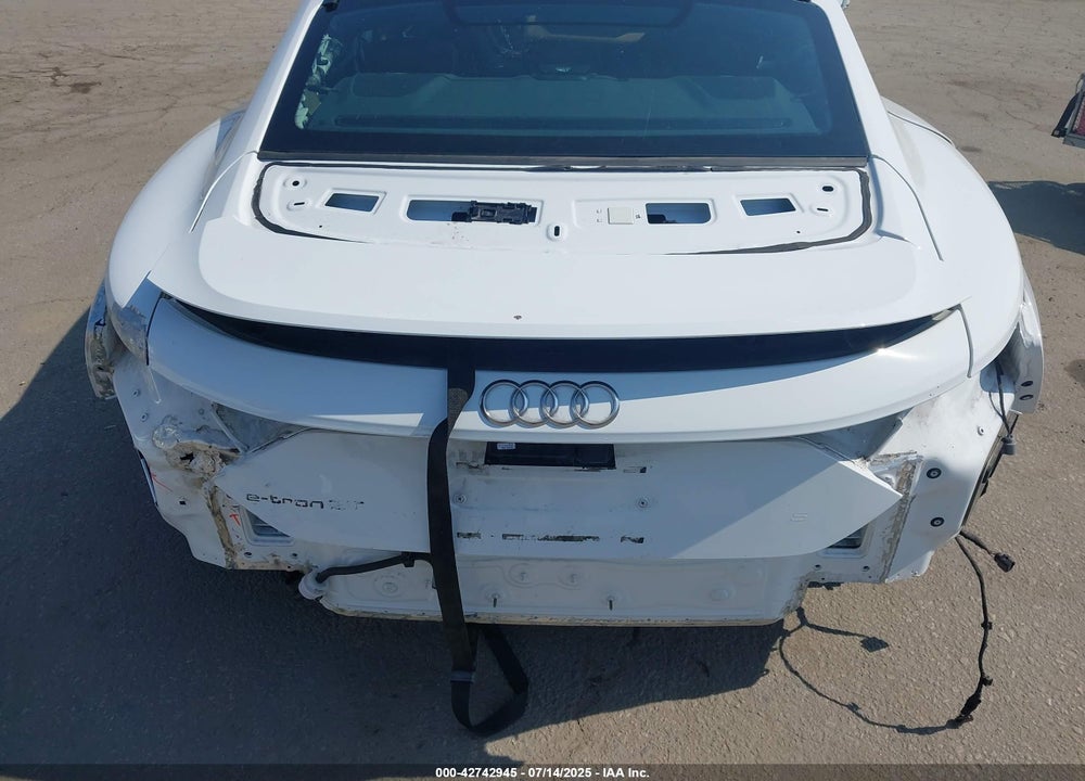 2024 AUDI E-TRON GT PREMIUM PLUS QUATTRO VIN: WAUFJBFW4R7001040