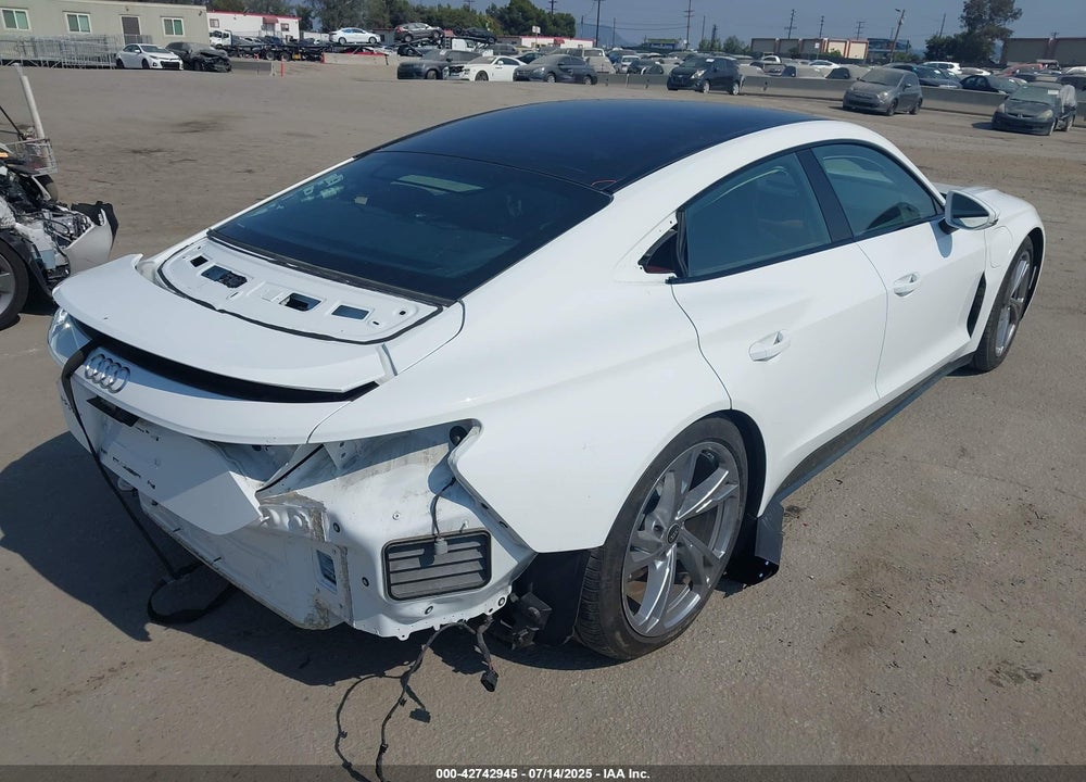 2024 AUDI E-TRON GT PREMIUM PLUS QUATTRO VIN: WAUFJBFW4R7001040
