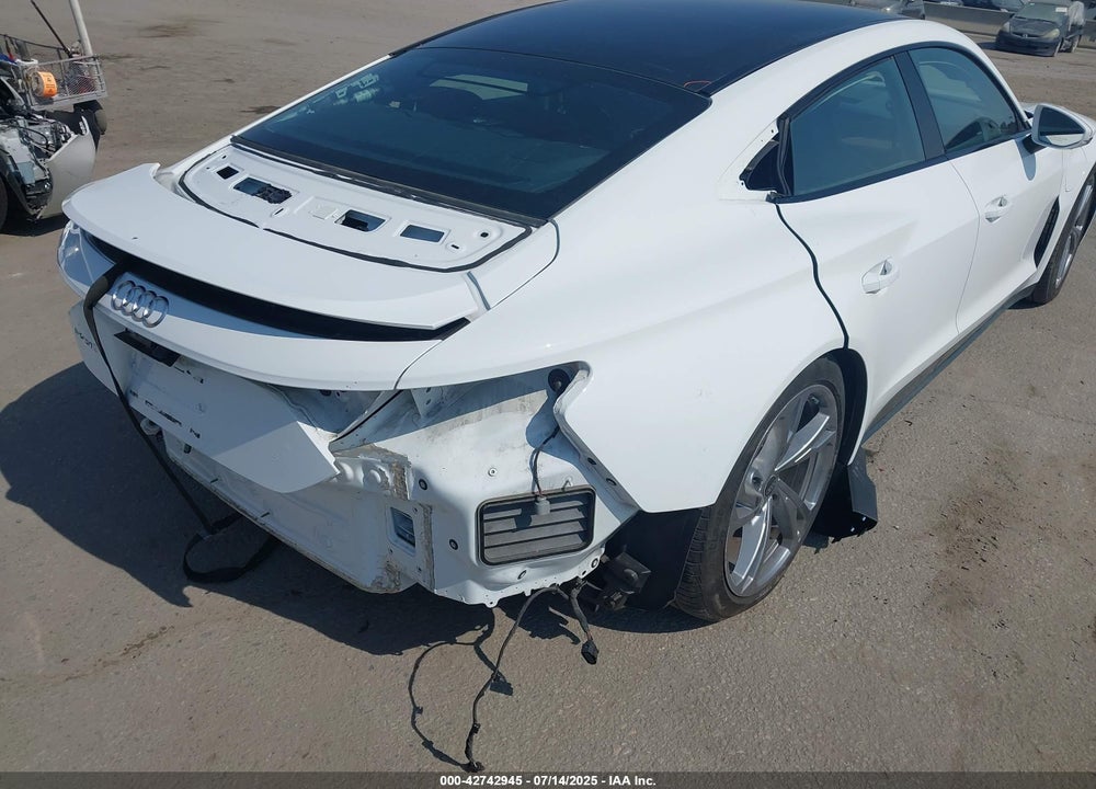 2024 AUDI E-TRON GT PREMIUM PLUS QUATTRO VIN: WAUFJBFW4R7001040
