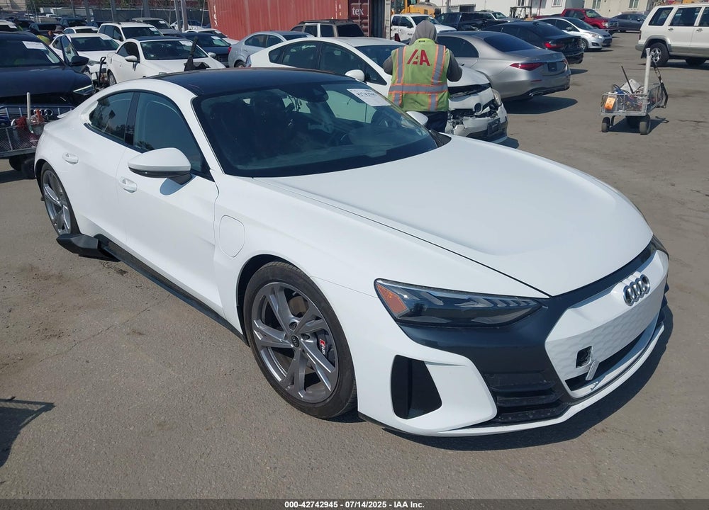 2024 AUDI E-TRON GT PREMIUM PLUS QUATTRO VIN: WAUFJBFW4R7001040