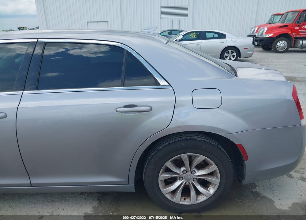 2016 CHRYSLER 300 VIN: 2C3CCAAG0GH175445