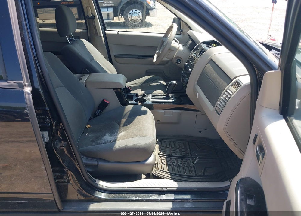 2008 MAZDA TRIBUTE VIN: 4F2CZ92Z58KM29301