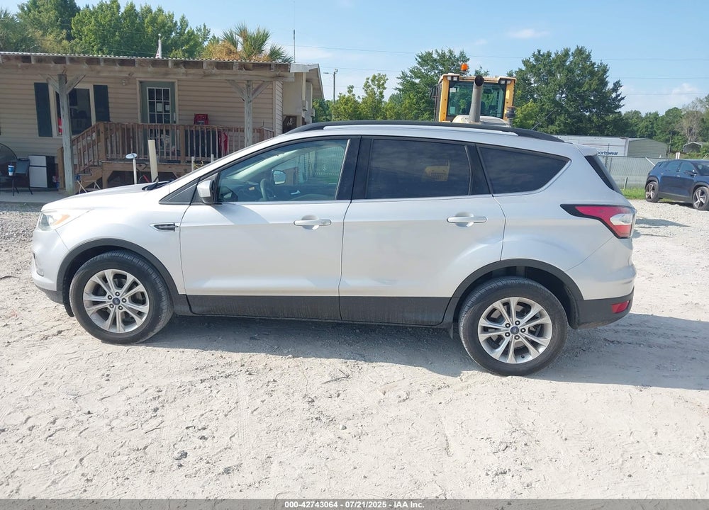 2017 FORD ESCAPE VIN: 1FMCU0GD2HUC22601