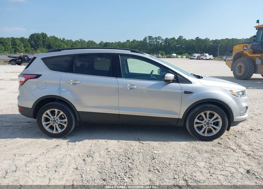 2017 FORD ESCAPE VIN: 1FMCU0GD2HUC22601