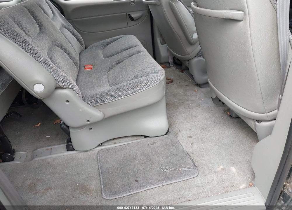 1996 DODGE CARAVAN VIN: 2B4FP2539TR741971