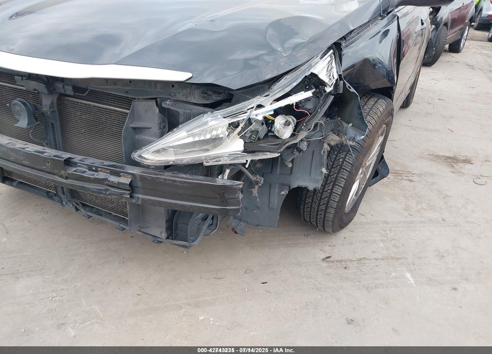 2013 HYUNDAI SONATA GLS VIN: 5NPEB4AC4DH777757