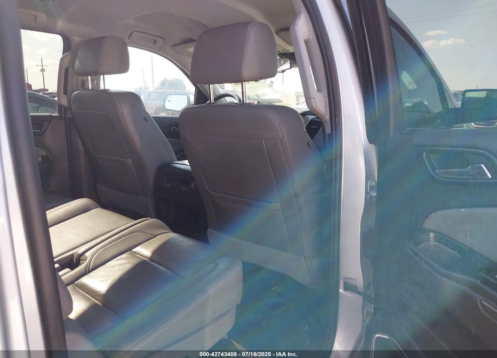 2018 CHEVROLET SUBURBAN VIN: 1GNSCHKC1JR368195