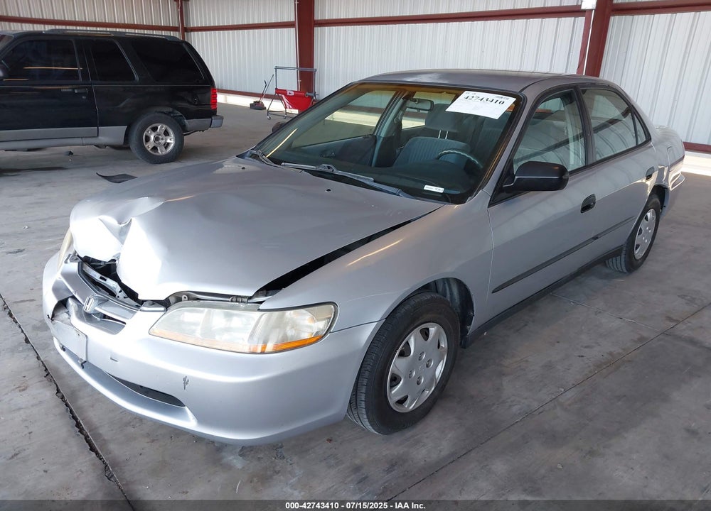 1998 HONDA ACCORD DX VIN: 1HGCF8547WA262804