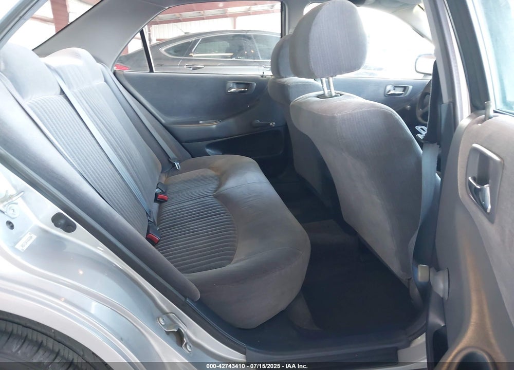 1998 HONDA ACCORD DX VIN: 1HGCF8547WA262804
