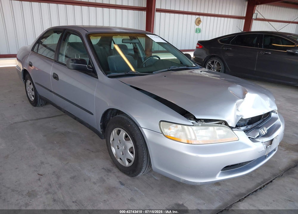 1998 HONDA ACCORD DX VIN: 1HGCF8547WA262804