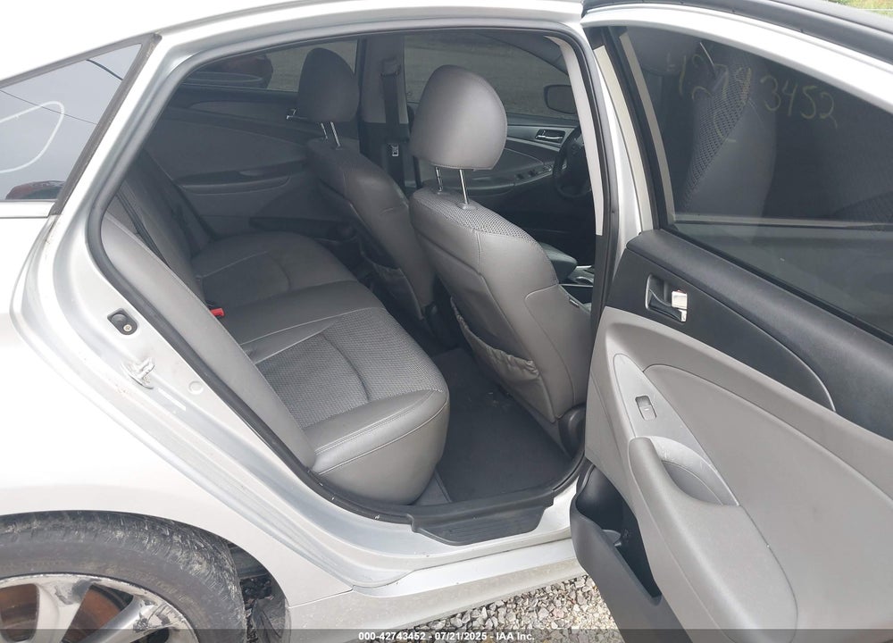 2011 HYUNDAI SONATA VIN: 5NPEC4AC5BH049973