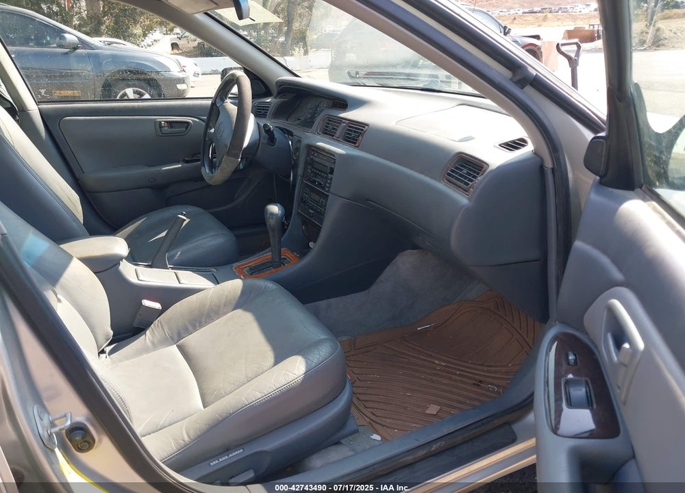 2001 TOYOTA CAMRY XLE V6 VIN: 4T1BF28K11U965240