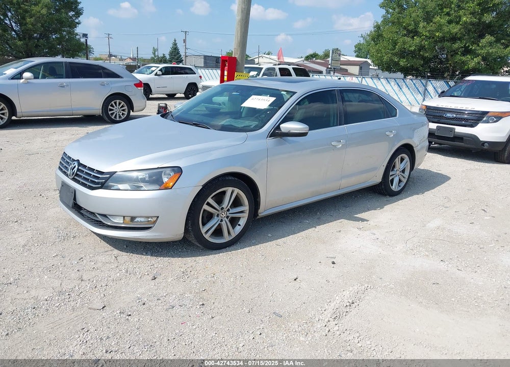 2013 VOLKSWAGEN PASSAT VIN: 1VWBM7A34DC101512
