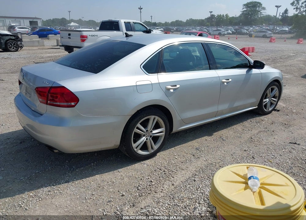 2013 VOLKSWAGEN PASSAT VIN: 1VWBM7A34DC101512
