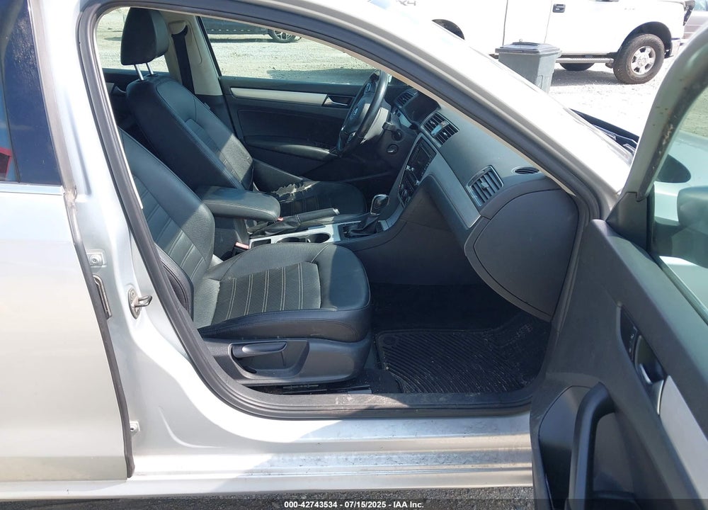 2013 VOLKSWAGEN PASSAT VIN: 1VWBM7A34DC101512