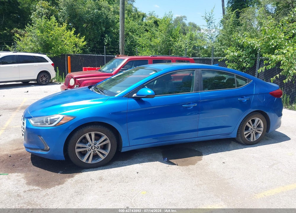 2017 HYUNDAI ELANTRA VIN: KMHD84LF9HU262990