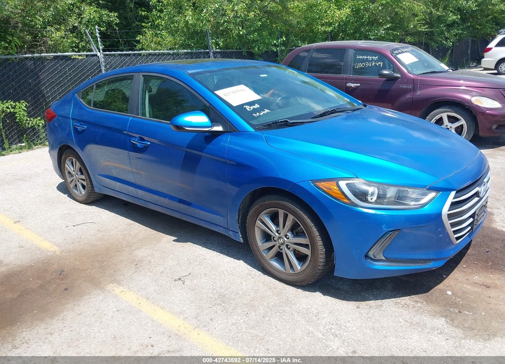 2017 HYUNDAI ELANTRA VIN: KMHD84LF9HU262990