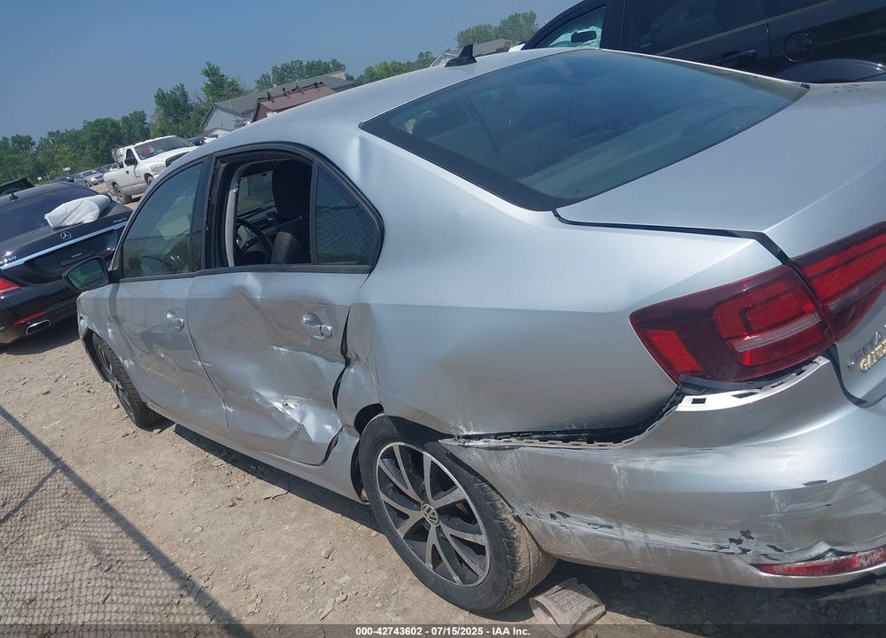 2016 VOLKSWAGEN JETTA VIN: 3VWD67AJ0GM343153