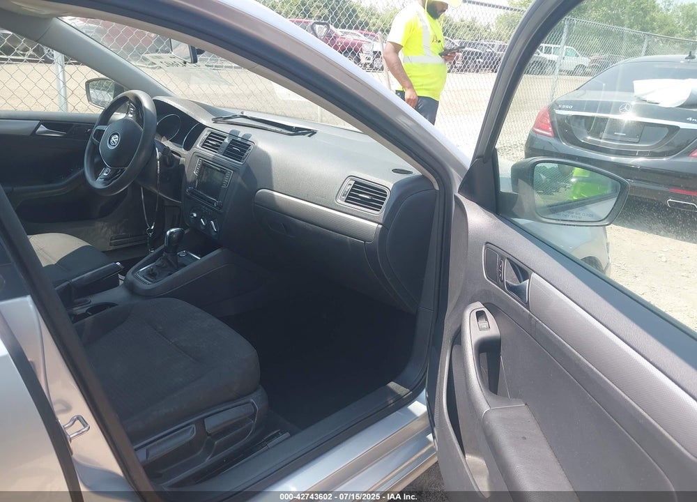 2016 VOLKSWAGEN JETTA VIN: 3VWD67AJ0GM343153