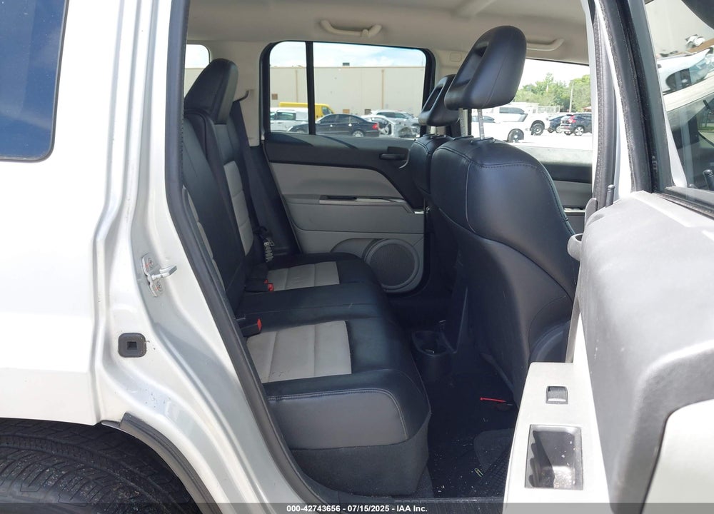 2007 JEEP PATRIOT VIN: 1J8FT48WX7D333237