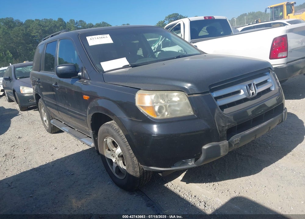 2006 HONDA PILOT EX-L VIN: 5FNYF18556B004823
