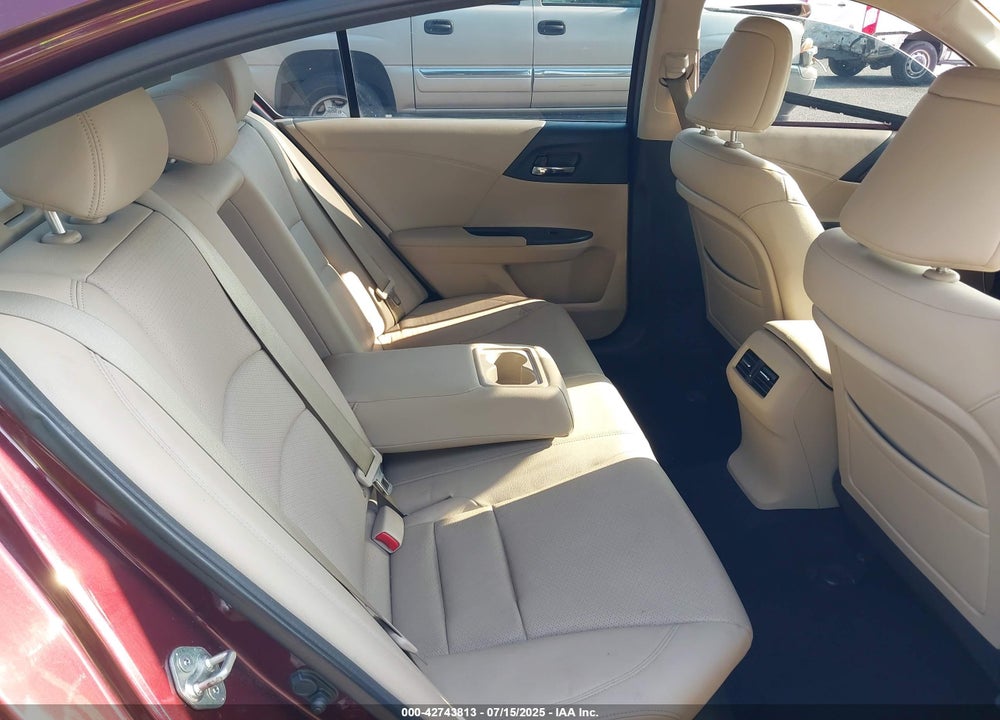2014 HONDA ACCORD VIN: 1HGCR3F85EA004470
