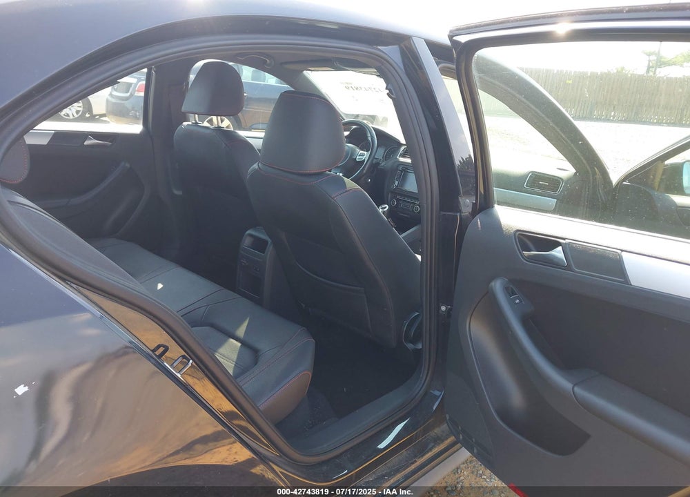 2012 VOLKSWAGEN JETTA VIN: 3VW5A7AJ7CM015239