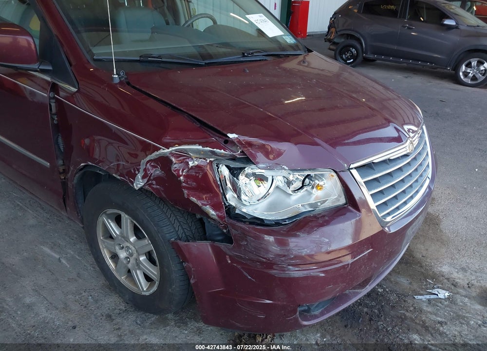 2009 CHRYSLER TOWN & COUNTRY VIN: 2A8HR54169R507800