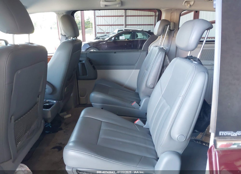 2009 CHRYSLER TOWN & COUNTRY VIN: 2A8HR54169R507800