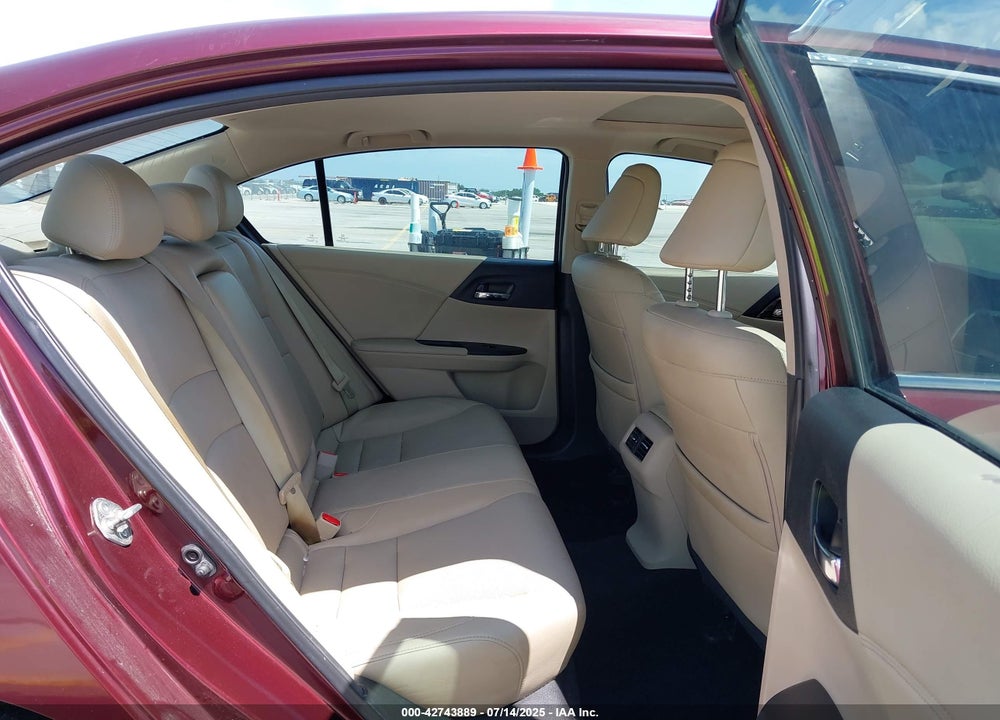 2017 HONDA ACCORD VIN: 1HGCR2F92HA008337