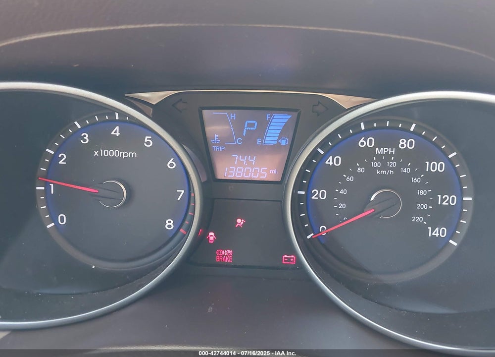 2011 HYUNDAI TUCSON VIN: KM8JUCAC8BU312870