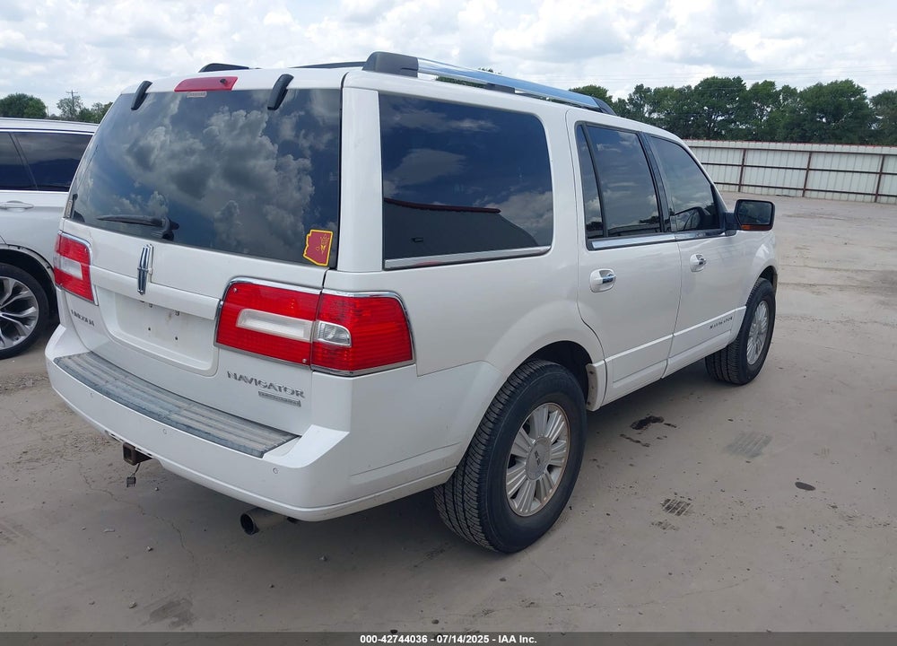 2011 LINCOLN NAVIGATOR VIN: 5LMJJ2J53BEJ02835