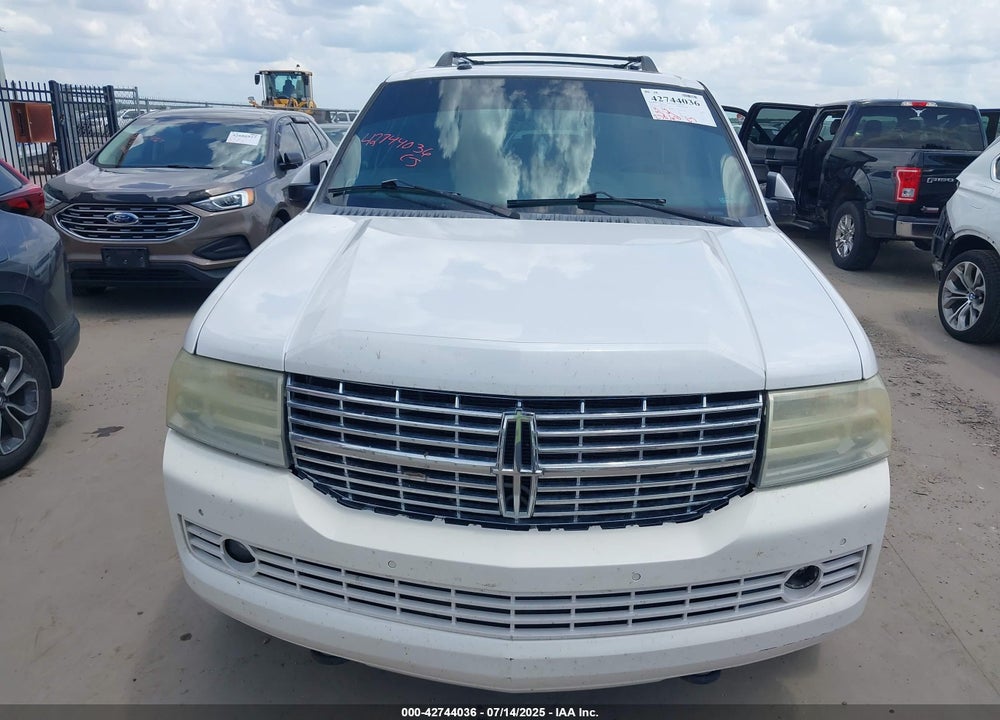 2011 LINCOLN NAVIGATOR VIN: 5LMJJ2J53BEJ02835