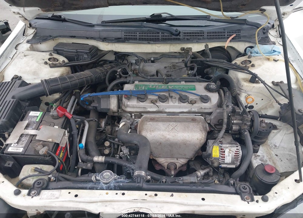 2000 HONDA ACCORD 2.3 LX VIN: 3HGCG6651YG703906