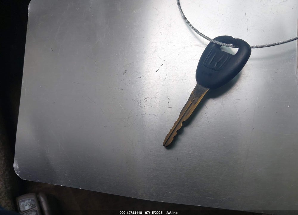 2000 HONDA ACCORD 2.3 LX VIN: 3HGCG6651YG703906