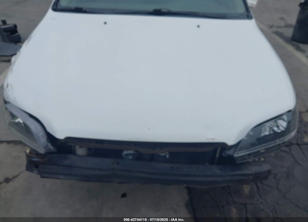 2000 HONDA ACCORD 2.3 LX VIN: 3HGCG6651YG703906